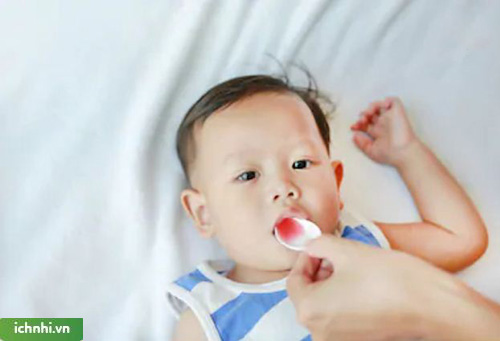 Những lợi ích của việc sử dụng siro ho với trẻ nhỏ