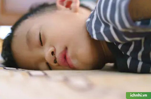 Nghẹt mũi có tác động như thế nào đến sức khỏe của trẻ